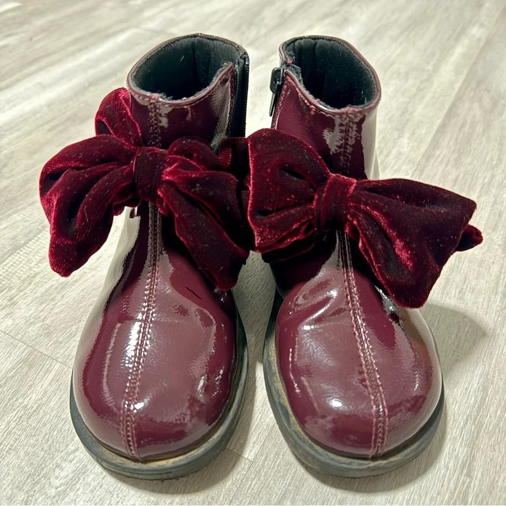 Zara kids  Ankle boots with a patent finish and bow burgundy sz 27 us 9.5